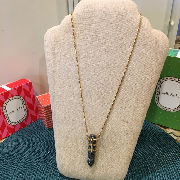 Stella & Dot Jewelry - Stella & Dot Legend Pendent Necklace. Gold